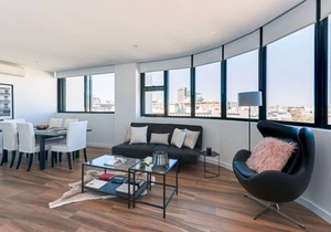 Sydney CBD, Live Like You’re At Home ( Free Parking)