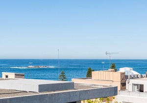 The Arden 7 Coogee. New Large Quiet Ocean View Balcony Apartment, Next to Beach