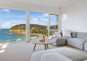 "The Beach Hive" - Absolute Beachfront