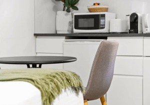The Great Escape, Paddington apartment