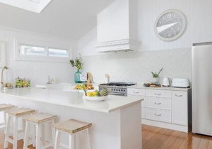 The Hamptons Beach House near Dutchie's walk to Nelson Bay