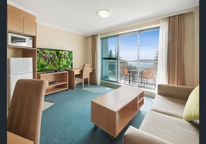 The Oaks Waterfront Resort, Unit 421