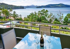 Top Floor Hibiscus Apartment 208