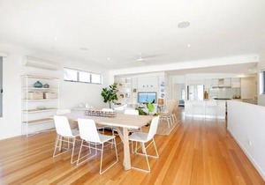 Tranquil & Modern Riverside Getaway