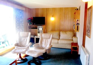 Two bedroom Unit with Amazing Mountain Views