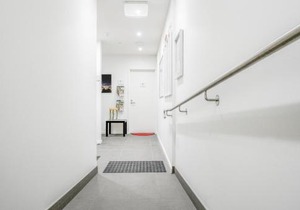 U201 Brunswick Living Top floor Balcony Close to APT and CBD Free Wifi Tram at Doorstep