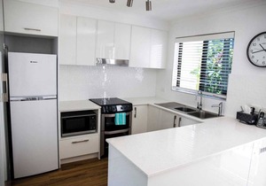 Unit 24 - 2 Bedroom Renovated Townhouse, Walk to Noosa River