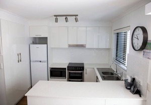 Unit 24 - 2 Bedroom Renovated Townhouse, Walk to Noosa River
