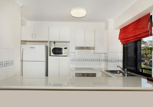 Unit 8, Phoenix Apartments, 1736 David Low Way, Coolum Beach, Linen Included, 500 Bond