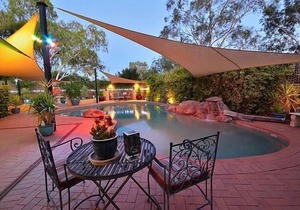 Vatu Sanctuary - The Pond (art gallery style apartment with private entrance)