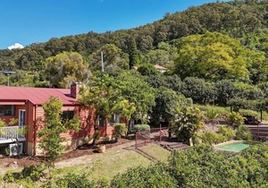 Villa 2 @ Bimbadeen Estate - Split level villa for 2 with the best views in the valley