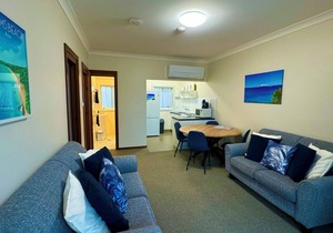 Walters Holiday Flats @ Hyams Beach (Flat 3) - Book 7 nights pay for only 6*