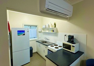 Walters Holiday Flats @ Hyams Beach (Flat 3) - Book 7 nights pay for only 6*