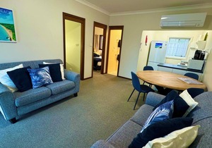 Walters Holiday Flats @ Hyams Beach (Flat 3) - Book 7 nights pay for only 6*