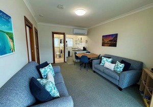 Walters Holiday Flats @ Hyams Beach (Flat 1) - Book 7 nights pay for only 6*