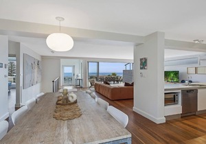WARRALONG - STUNNING VIEWS, SHORT WALK TO NORTH AVOCA BEACH