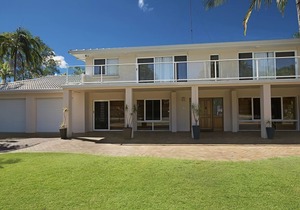 Water Front Noosa Escape - 15 Mossman Court