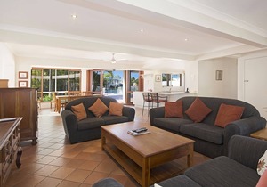 Water Front Noosa Escape - 15 Mossman Court