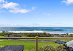 Whitecrest 10 - Front row views of the Southern Ocean - Great Ocean Road Apollo Bay