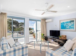 Breakers | Mollymook