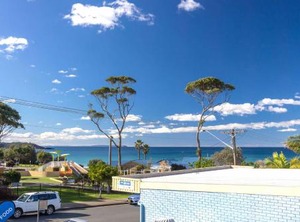 Breakers | Mollymook