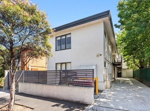 Domi Rentals The Carlisle | Balaclava