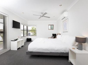 Elouera | Forster
