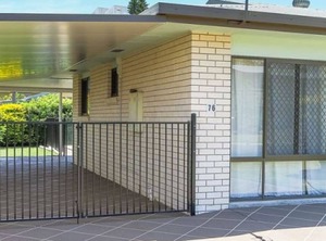 Hibiscus Holiday | Urangan