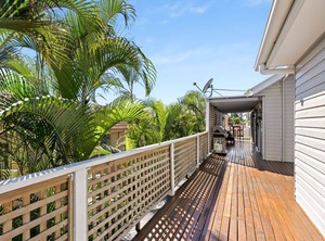 Hume Street Golden Beach | Golden Beach