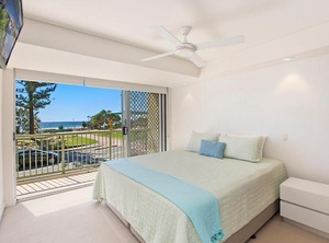 Kingston Court Clubs Cafes Restaurants | Coolangatta