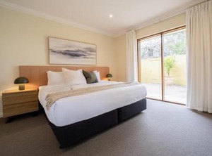 Longview Vineyard | Macclesfield