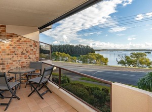 Renas Court | Forster