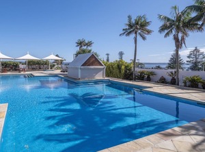 The Oaks Waterfront Resort | The Entrance