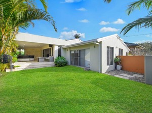 Bonny Hills | Bonny Hills