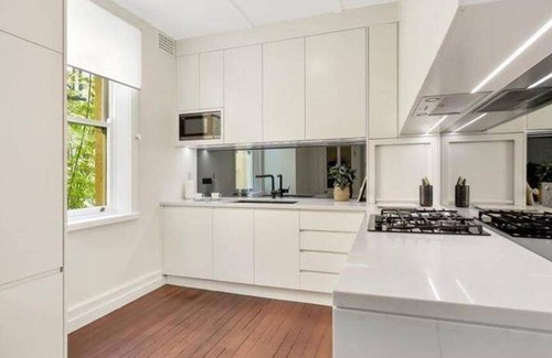 Millers Point Apartment | 100 m² Apartment ∙ 4 bedrooms ∙ 10 guests