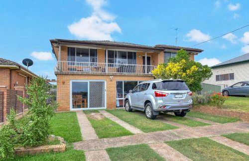 Cessnock Apartment | 100 m² Apartment ∙ 3 bedrooms ∙ 8 guests