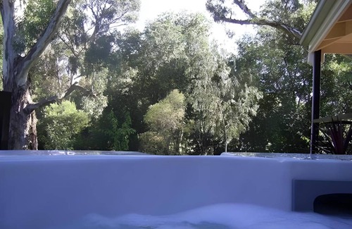 Upper Wakefield Bed & Breakfast | 100 m² Bed and breakfast ∙ 2 bedrooms ∙ 4 guests