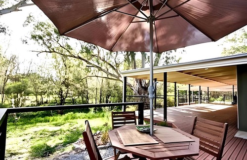 Upper Wakefield Bed & Breakfast | 100 m² Bed and breakfast ∙ 2 bedrooms ∙ 4 guests