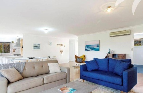 Elizabeth Beach House | 100 m² House ∙ 3 bedrooms ∙ 9 guests