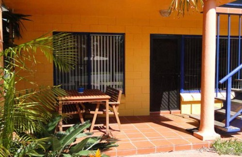 Corlette House | 100 m² House ∙ 2 bedrooms ∙ 4 guests