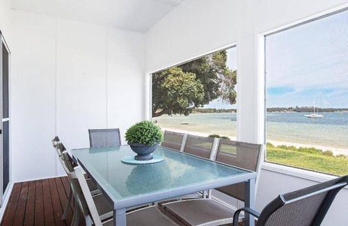 Corlette House | 100 m² House ∙ 3 bedrooms ∙ 8 guests