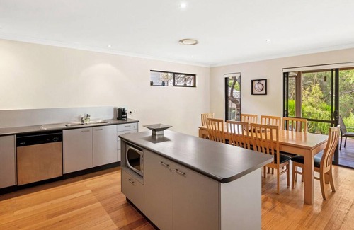 Dunsborough House | 100 m² House ∙ 4 bedrooms ∙ 7 guests