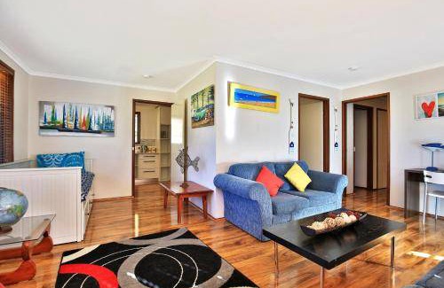 Callala Beach House | 100 m² House ∙ 3 bedrooms ∙ 8 guests