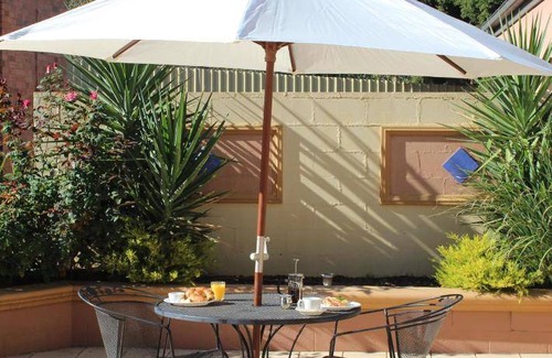 Bendigo Hotel | 100 m² Motel ∙ 3 bedrooms ∙ 127 guests
