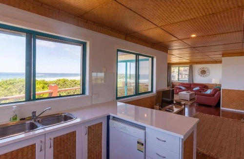 Hastings Point Resort | 100 m² Resort ∙ 3 bedrooms ∙ 6 guests