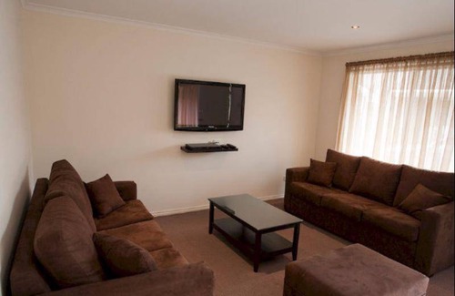 Moama Resort | 100 m² Resort ∙ 3 bedrooms ∙ 127 guests