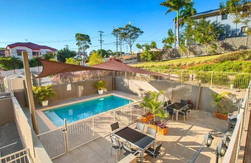 Gladstone Apartment | 106 m² Serviced apartment ∙ 3 bedrooms ∙ 127 guests