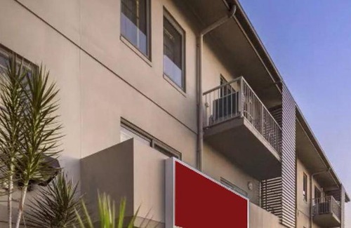 Gladstone Apartment | 106 m² Serviced apartment ∙ 3 bedrooms ∙ 127 guests