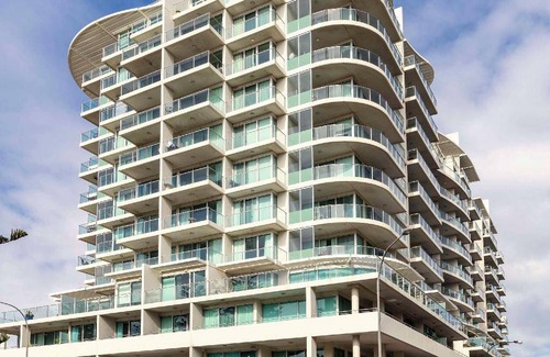 Glenelg Apartment | 107 m² Serviced apartment ∙ 2 bedrooms ∙ 127 guests