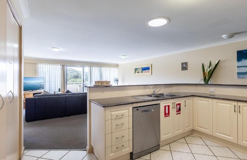 Nelson Bay Apartment | 11 'Seashells', 21-23 Magnus Street - pool, lift, aircon